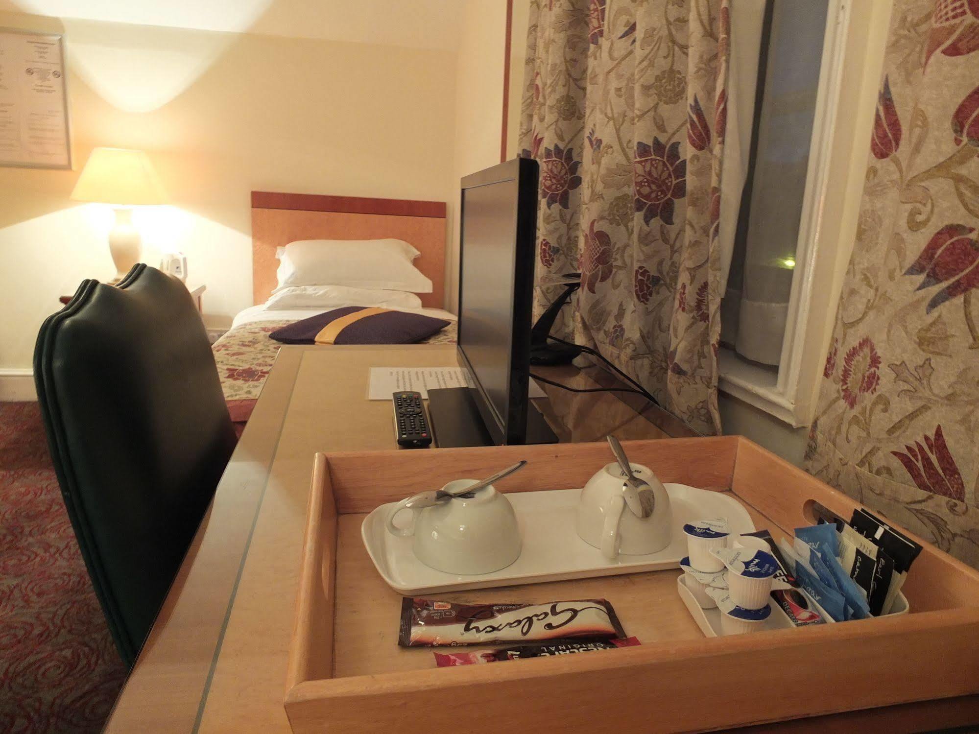 Eurobar & Hotel Oxford Extérieur photo