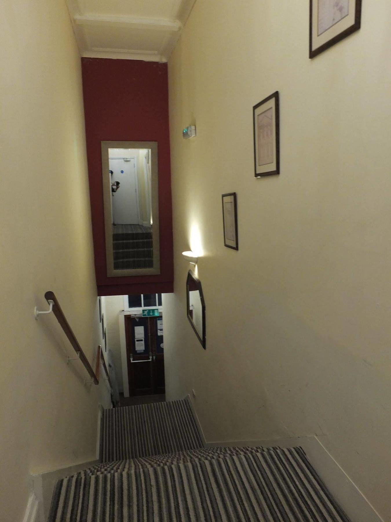 Eurobar & Hotel Oxford Extérieur photo
