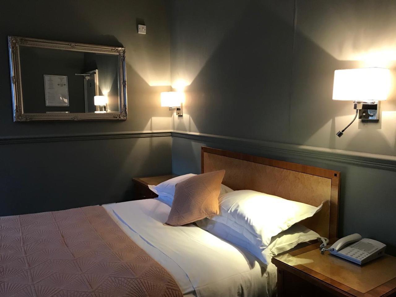 Eurobar & Hotel Oxford Extérieur photo
