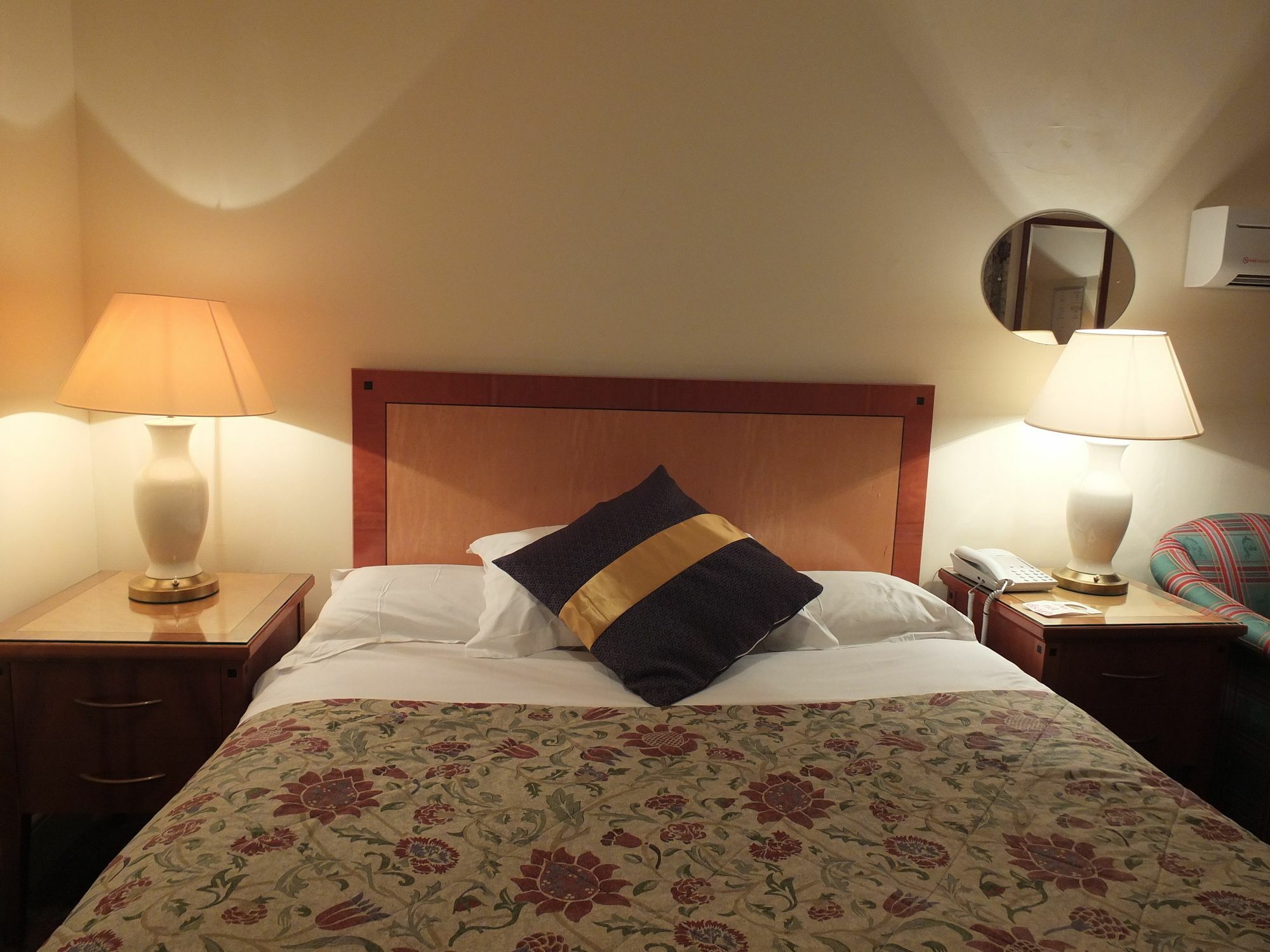 Eurobar & Hotel Oxford Extérieur photo